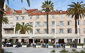 Hotel Adriana